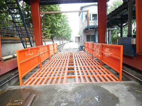 點擊查看詳細信息<br>標題：濟寧唐口煤礦4X12米煤礦專用洗車機 閱讀次數(shù)：2414